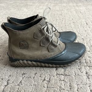 Sorel Women’s Out ‘N About boots